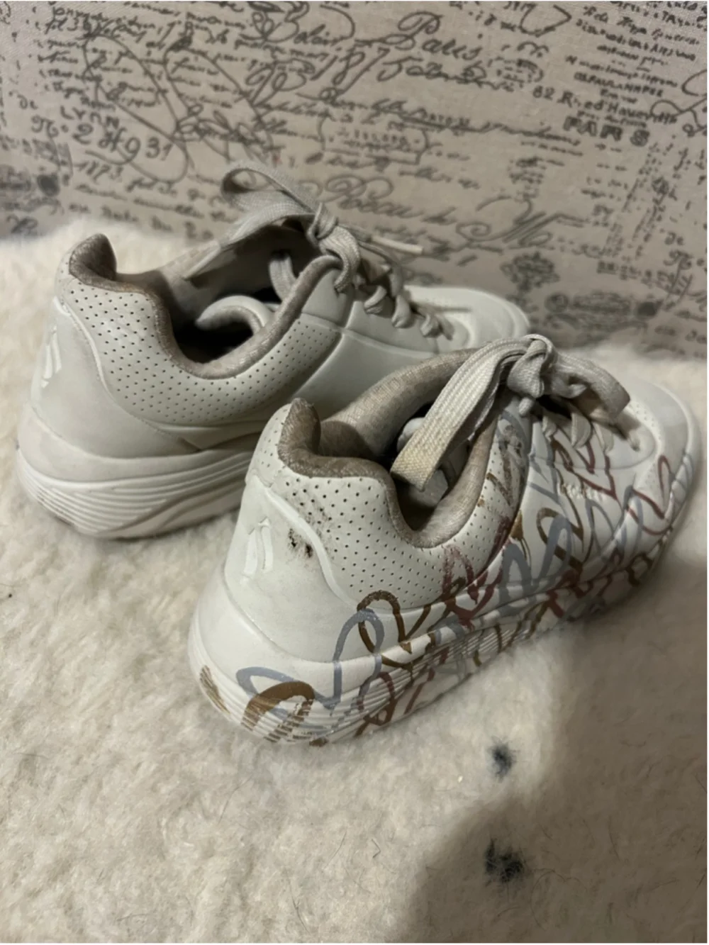 Skechers Sneakers White with Gold and Silver Heart Print